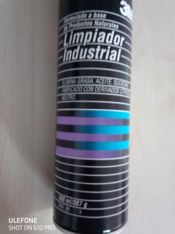 3M Limpieza spray industrial 500ml. No abrasivo. Fabricado con estractos cítricos. No contiene componentes ácidos, caústicos o clorados.